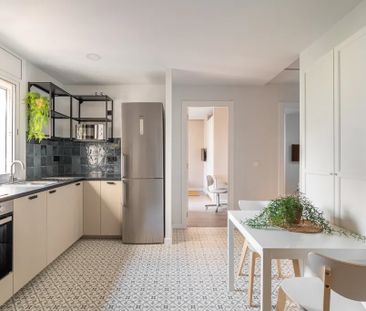 Carrer dAragó, Barcelona, Catalonia 08011 - Photo 1