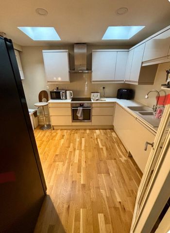 1 Bed Terraced House, St Frideswides Mews, E14 - Photo 3