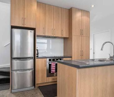 AVONDALE TOWNHOUSE - Photo 1