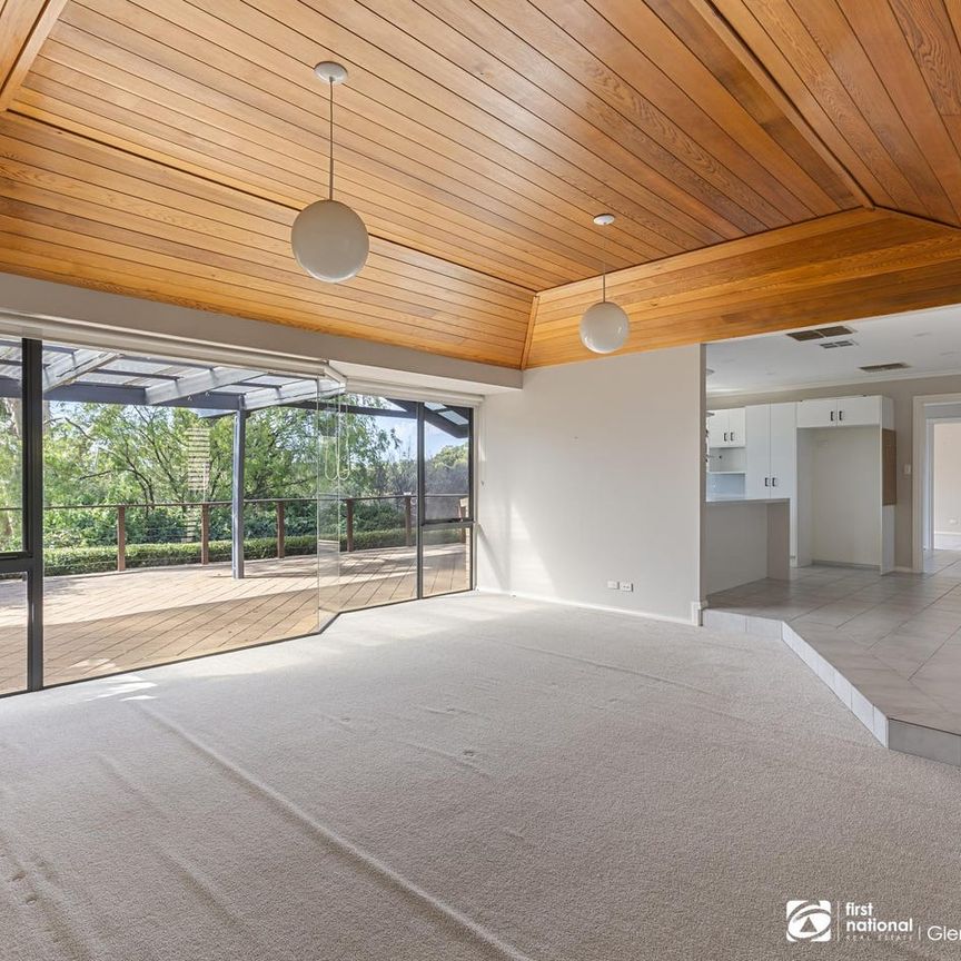 Charming Family Home in a Quiet Court Setting - Photo 1