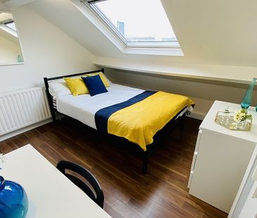 5 double Bedroom student house in a fantastic location - Photo 6