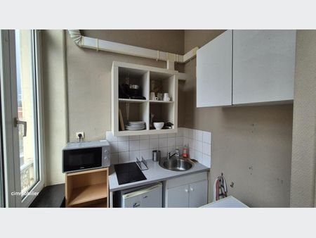 Appartement à Louer à LILLE 673 € - Photo 3