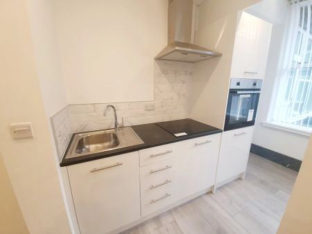 Property To Rent Hardshaw Street, St. Helens, WA10 | 1 Bedroom Apartment through Little Estate Agents - Photo 2
