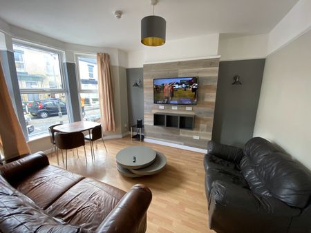 5 Bed Terraced House, Blantyre Road, L15 - Photo 2