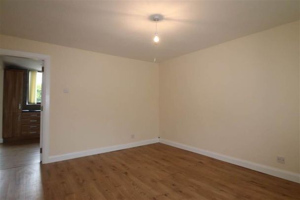 9 Ballymacash Park, Ballymacash Road, Lisburn, BT28 3EX - Photo 1