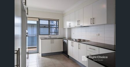 Modern Apartment - Photo 2