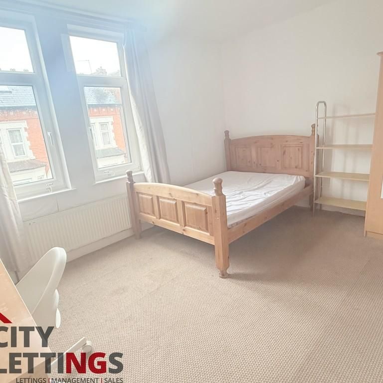 5 bedroom end of terrace house to rent - Photo 1