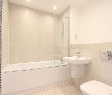 2 bedroom flat to rent - Photo 4