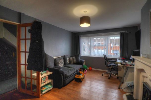 Apple Tree Road, Pershore - Photo 1