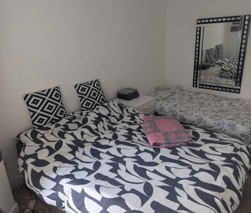 Room in a Shared Flat, Darwin Road, W5 - Photo 5