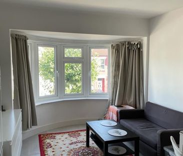 1 Bed Flat, Audley Road, NW4 - Photo 1