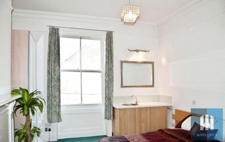 1 bedroom in a house share to rent - Photo 2