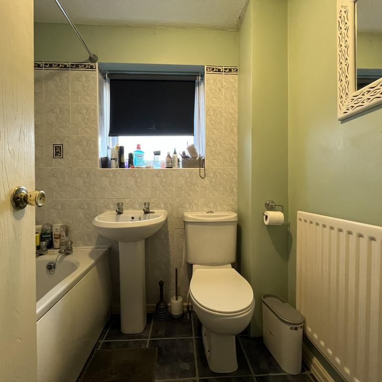 2 bedroom semi-detached house to rent - Photo 1