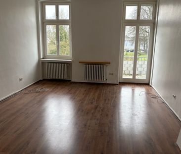 Schicke Altbauwohnung in Bahnhofsnähe - Foto 1