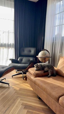 Luxuriöse Doppelhaushälfte mit Smart-Home-System, Alarmanlage, Kamin, Garten, - möbliert zur Miete - Photo 5