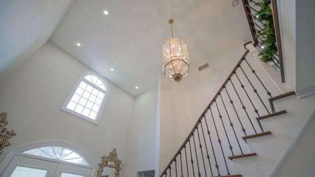 For Lease - 10 Timpson Drive, Aurora, Ontario - Photo 1