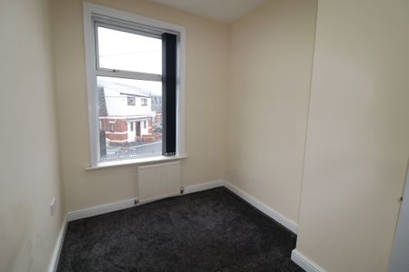 3 Bedroom Mid Terraced House To Rent - Photo 5