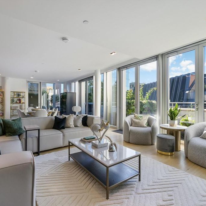 3 bedroom flat to rent - Photo 1