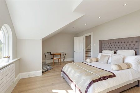 6 Bedroom Semi-Detached To Let - Photo 5