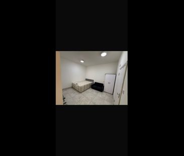 Studio Flat, Frinton Mews, IG2 - Photo 6