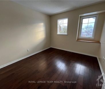 For Lease - 39 THORNBURY Crescent, South of Baseline to Knoxdale, O... - Photo 6