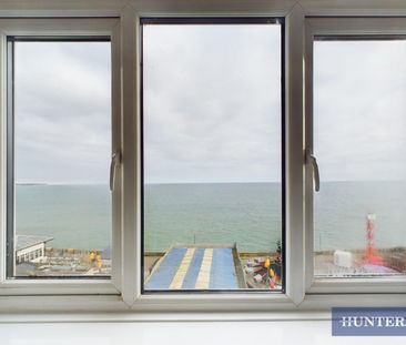 2 bedroom Flat To Let - Photo 3