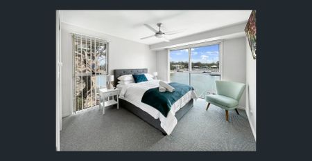 Waterfront Living with Private Pontoon in Central Mooloolaba - Photo 3