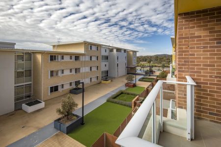 Stylish One-Bedroom Apartment in Prime Bruce Location - Photo 3