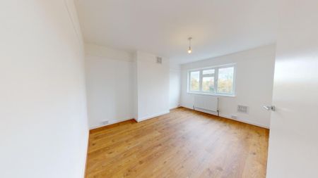 3 bedroom flat to rent - Photo 2