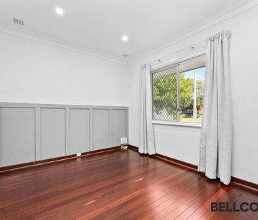 CHARACTER WITH BIG YARD! - Photo 5