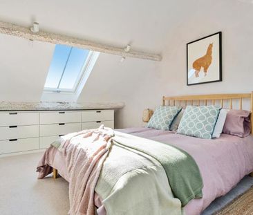 Offered to the market unfurnished for a Spring start date is The Ca... - Photo 4