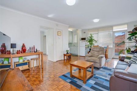 One Bedroom Ground Floor Apartment in the Belmore Gardens - Photo 2