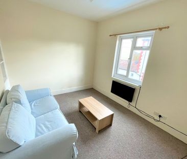 A 1 Bedroom Flat Instruction to Let in Bexhill-on-Sea - Photo 4