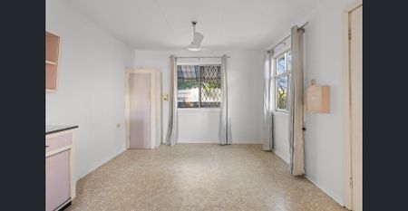 Charming One-Bedroom Retreat with Modern Comfort - Photo 2