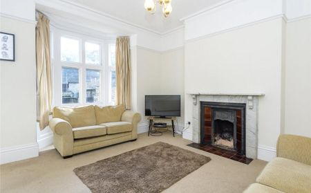 Minster Precincts, PE1 1XS, Peterborough - Photo 2