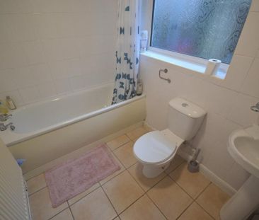 2 bedroom end of terrace house to rent - Photo 6