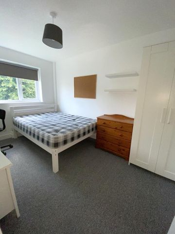 3 bedroom apartment to rent - Photo 2