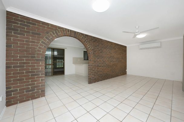 Relax in Style – Spacious Cranbrook Home with Indoor Spa! - Photo 1