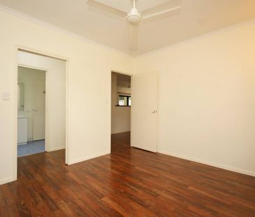 Fully Airconditioned - No Carpet - Rear Access - Large Corner Block - Photo 1