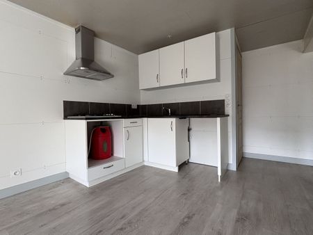 Location Appartement 3 pièces 70m² ROUILLE 86480 - Photo 2