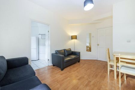 3 bedroom flat to rent - Photo 3