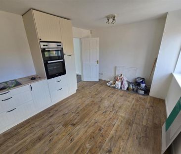 3 bedroom end of terrace house to rent - Photo 6