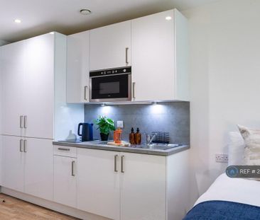 Studio to rent - Photo 5