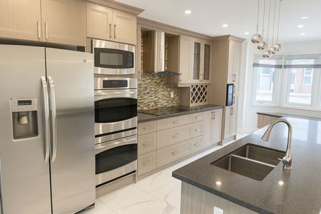 For Lease - 17 Keewatin Avenue, Toronto, Ontario - Photo 4