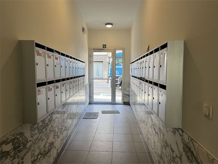Moderne, volledig gerenoveerde studentenstudio in Leuven - Photo 2