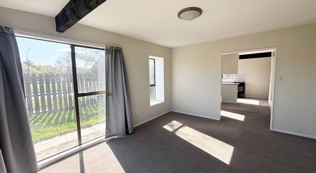 Easy Living in Woolston - Photo 1