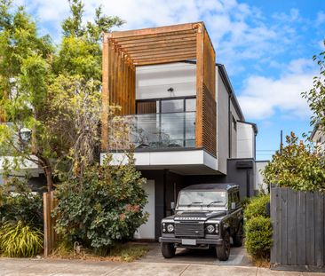 Modern 2-Bedroom, 2-Bathroom Townhouse in the Heart of Yarraville - Photo 4