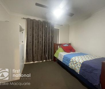 MODERN + TIDY FAMILY HOME IN CAMERON PARK - Photo 4