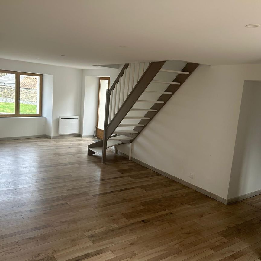 MAISON DE BOURG ENTIEREMENT RENOVEE AVEC JARDIN - Photo 1