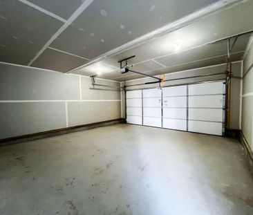 Special Incentive. Brand New 3 Bed + Den Upper Floor | 1727 Sq Ft |... - Photo 1